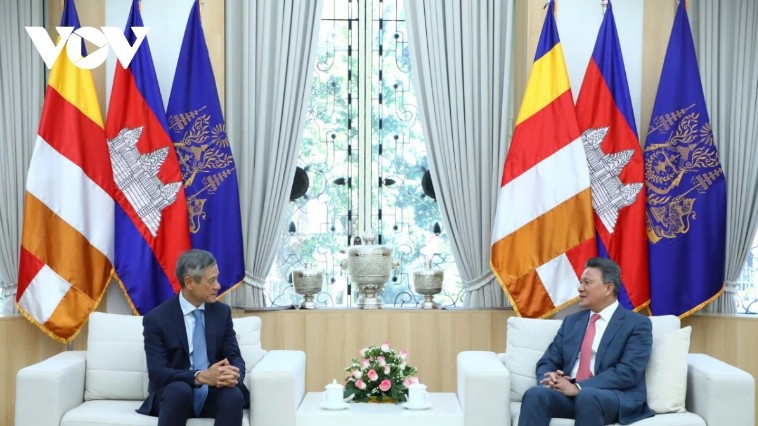 Vietnam, Cambodia step up economic and investment cooperation